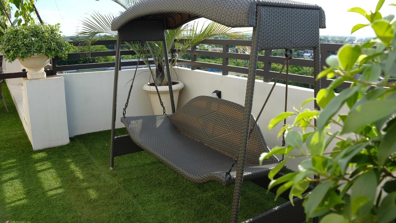 Sebastien Hotel Lapu-Lapu City Zewnętrze zdjęcie